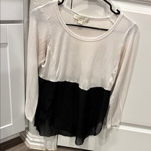 Gimmicks by BKE Black and Cream Blouse